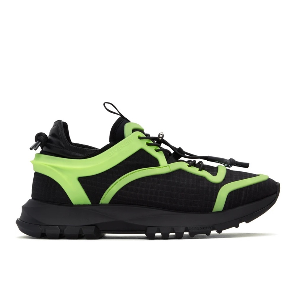 Givenchy men sneaker . Size 41/8